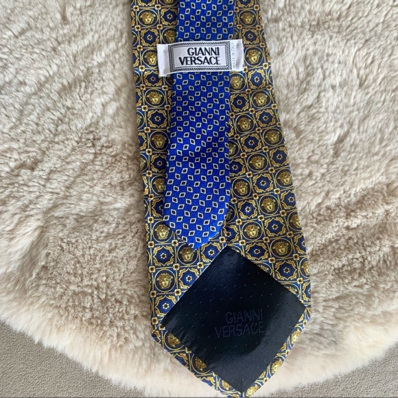 Vintage Gianni Versace Necktie 👔 Tie - Medusa Head Motif - Picture 6 of 9